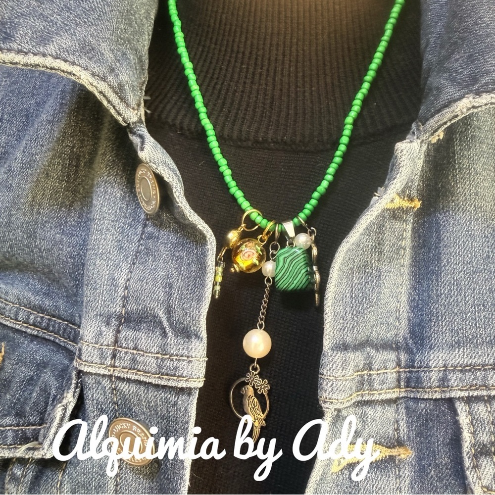 Alquimia Vibrant Green Charm Necklace